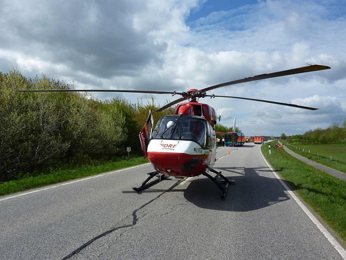 BK 117 bei einem Verkehrsunfall im Einsatz.